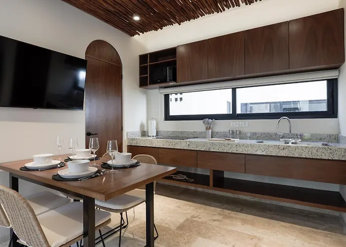 Divine House With Private Roof And Pool Only 1km From The